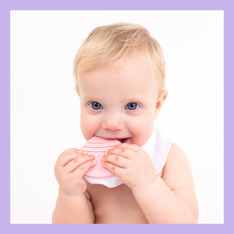 Toothi teether in pink – Gentle relief during teething.