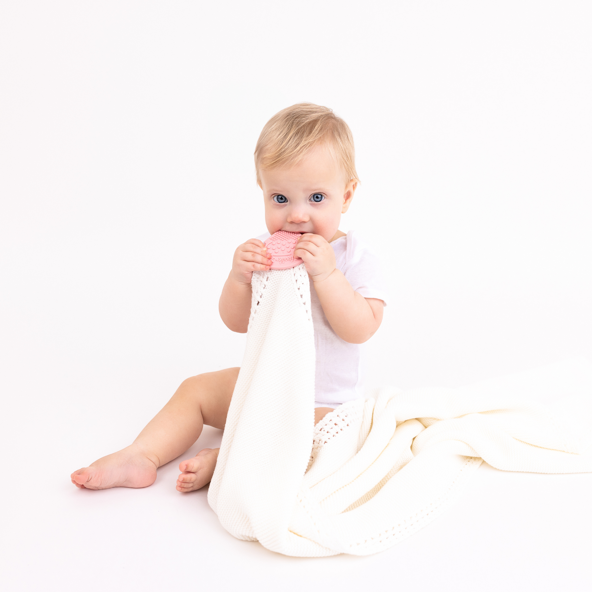 Extra Dusty Rose Toothi teether – Calming teething relief.